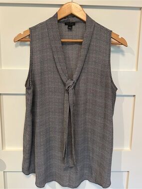 Ann Taylor Black and Cream Houndstooth Plaid Sleeveless Tie-Neck Blouse